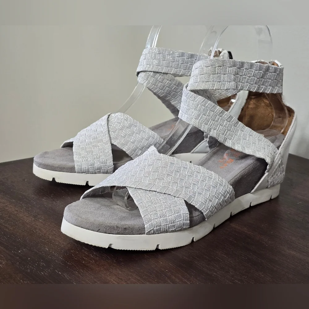 Bernie Mev. New York Honesty Sandals Women's Size 38 EUR/7.5 US